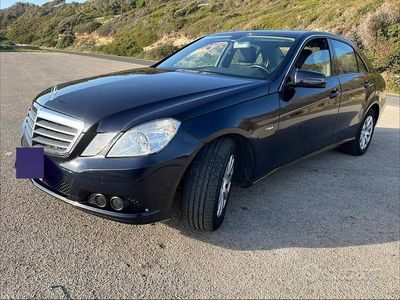 Usata Mercedes E250 Avantgarde 224 CV (164 kW) 2011 Blu/azzurro Berlina