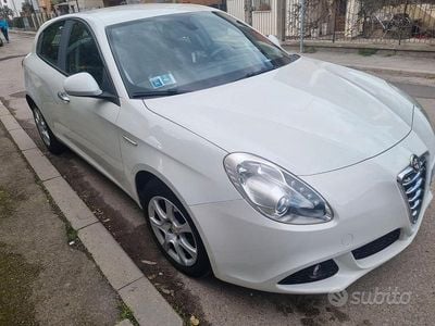 Usata Alfa Romeo Giulietta 105 CV (77 kW) 2013 Bianco Utilitaria