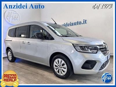 Usata Renault Kangoo Equilibre 95 CV (69 kW) 2024 Argento metallizzato Monovolume