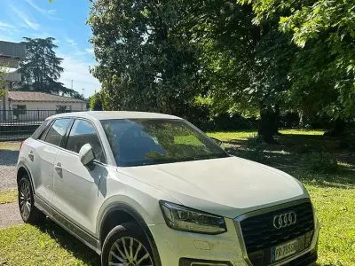 Usata Audi Q2 Design 116 CV (85 kW) 2018 Bianco SUV