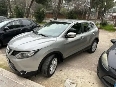 Usado Nissan Qashqai Acenta 110 CV (80 kW) 2015 Plateado SUV