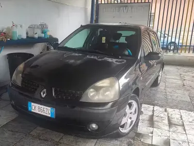 Usata Renault Clio II 75 CV (55 kW) 2004 Nero Berlina