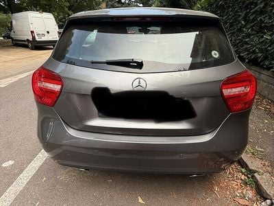 Usata Mercedes A180 122 CV (89 kW) 2015 Grigio Berlina