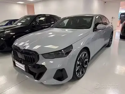 Usata BMW 520 M Sport 197 CV (144 kW) 2025 Grigio Berlina