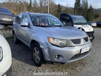 Usata Mitsubishi Outlander Invite 140 CV (102 kW) 2008 Grigio SUV