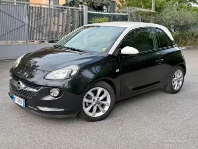 Usata Opel Adam 69 CV (50 kW) 2016 Utilitaria