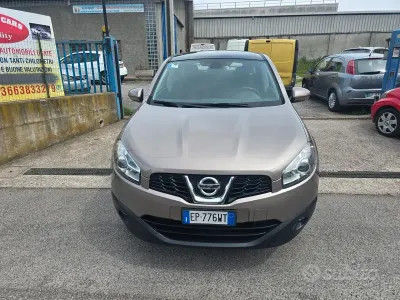 Usata Nissan Qashqai Tekna 131 CV (96 kW) 2013 Marrone SUV