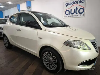 Usata Lancia Ypsilon Gold 69 CV (50 kW) 2012 Bianco Utilitaria