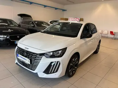 Usata Peugeot 208 Allure 101 CV (74 kW) 2025 Bianco Utilitaria