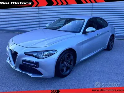 Usata Alfa Romeo Giulia 150 CV (110 kW) 2017 Grigio Berlina