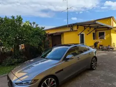 Usata Jaguar XE R-Sport 179 CV (131 kW) 2019 Berlina