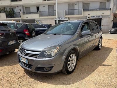 Usata Opel Astra Cosmo 102 CV (75 kW) 2005 Grigio Berlina
