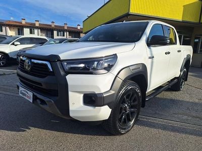 Usata Toyota HiLux 204 CV (150 kW) 2021 Bianco pastello Pick-up