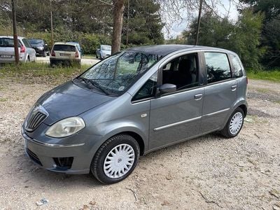Usata Lancia Musa 70 CV (51 kW) 2009 Grigio Monovolume