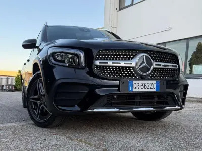 Usata Mercedes GLB200 AMG line 150 CV (110 kW) 2024 Nero SUV