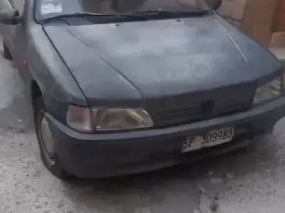 Usata Peugeot 106 44 CV (32 kW) 1992 Grigio Utilitaria