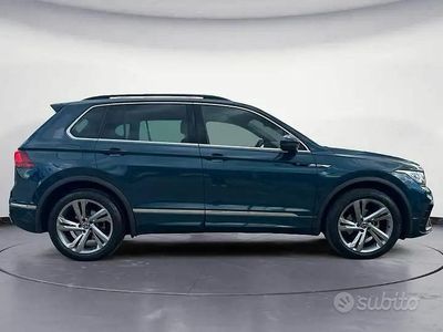 Usata VW Tiguan R-line 150 CV (110 kW) 2022 Blu SUV