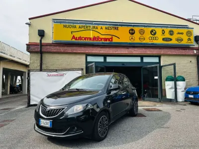 Usata Lancia Ypsilon Gold 69 CV (50 kW) 2021 Nero Utilitaria