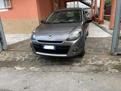 Usata Renault Clio II 74 CV (54 kW) 2011 Grigio Berlina