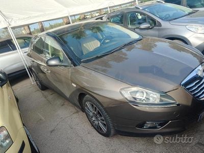 Usata Lancia Delta S 119 CV (87 kW) 2012 Marrone Utilitaria