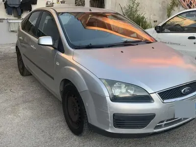 Usata Ford Focus 90 CV (66 kW) 2006 Grigio Berlina
