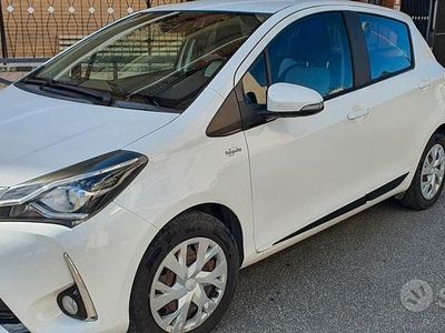 Usata Toyota Yaris Business Edition 69 CV (50 kW) 2018 Bianco Berlina