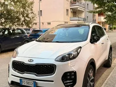 Usata Kia Sportage Style 115 CV (84 kW) 2016 Bianco SUV