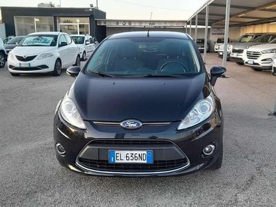Usata Ford Fiesta Titanium 71 CV (52 kW) 2012 Nero Utilitaria