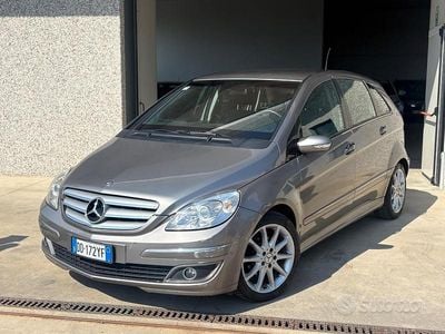 Usata Mercedes B150 95 CV (69 kW) 2006 Marrone Monovolume