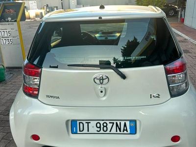 Usata Toyota iQ 99 CV (72 kW) 2009 Bianco Utilitaria