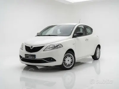 Usata Lancia Ypsilon Gold 69 CV (50 kW) 2016 Bianco Utilitaria