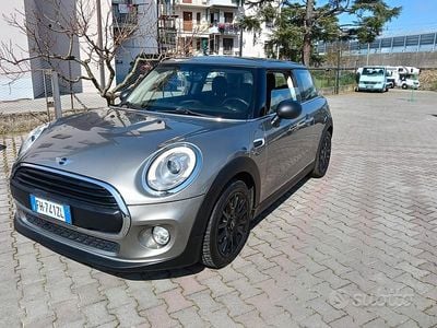 Usata Mini ONE 75 CV (55 kW) 2017 Grigio Utilitaria