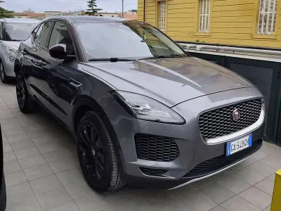 Usata Jaguar E-Pace Chequered Flag 150 CV (110 kW) 2019 Argento SUV