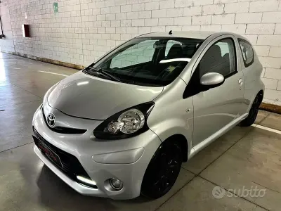 Usata Toyota Aygo Connect Style 68 CV (50 kW) 2012 Grigio Utilitaria