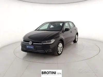 Usata VW Polo Style 95 CV (69 kW) 2025 Grigio Utilitaria