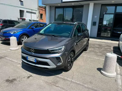 Usata Opel Crossland Elegance 110 CV (80 kW) 2023 Grigio scuro met SUV