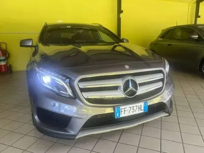 Usata Mercedes GLA200 Premium 136 CV (100 kW) 2016 Grigio SUV