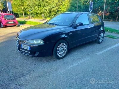 Nero Usata 2008 Alfa Romeo 145 Utilitaria | 750 €