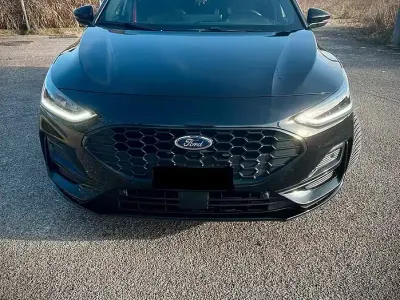 Usata Ford Focus ST-Line 115 CV (84 kW) 2024 Nero Berlina