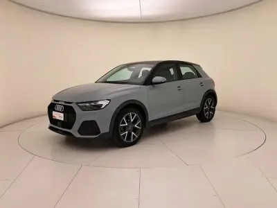 Usata Audi A1 Comfort 110 CV (80 kW) 2023 Grigio freccia perlato SUV