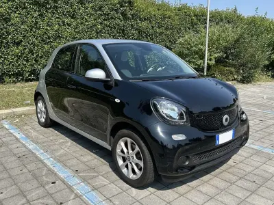 Usata Smart ForFour Passion 71 CV (52 kW) 2015 Nero Utilitaria