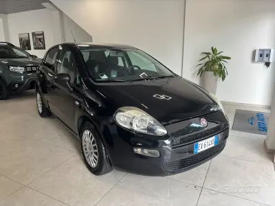 Usata Fiat Punto Street 75 CV (55 kW) 2015 Nero Utilitaria
