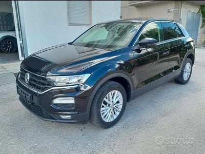 Usata VW T-Roc Advance 116 CV (85 kW) 2018 Nero SUV