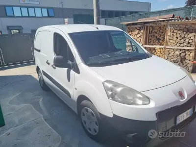 Usata Peugeot Partner 98 CV (72 kW) 2015 Bianco Monovolume