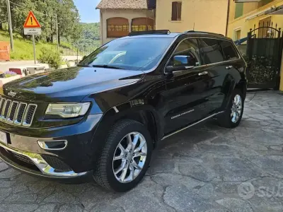 Usata Jeep Grand Cherokee Summit 250 CV (183 kW) 2016 Nero SUV