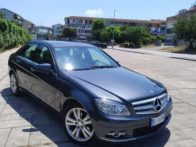 Usata Mercedes C200 136 CV (100 kW) 2009 Grigio Berlina