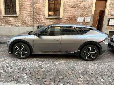 Usado Kia EV6 Air 77 kW (105 CV) 2024 Gris SUV
