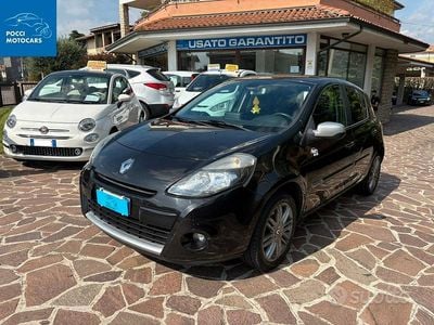 Usata Renault Clio II Luxe 101 CV (74 kW) 2010 Nero Berlina