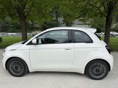 Usata Fiat 500e Icon 86 kW (118 CV) 2022 Bianco Utilitaria