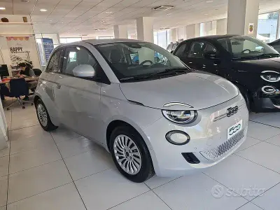 Nieuw Fiat 500e Tech 69 kW (95 PK) 2026 Blauw Sedan
